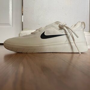 Nike SB Nyjah Skateboarding shoes BRAND NEW